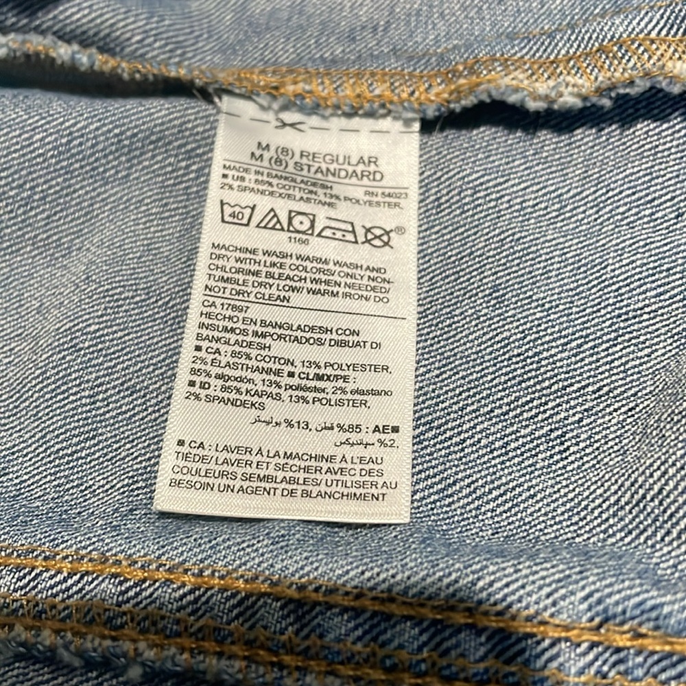 Old navy girls denim jacket. Size medium (8) - Picture 2 of 5